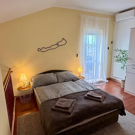 Cozy Loft Apartment *